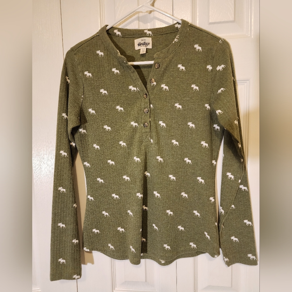 Hatley Green Long Sleeve Moose Print Henley Top Medium